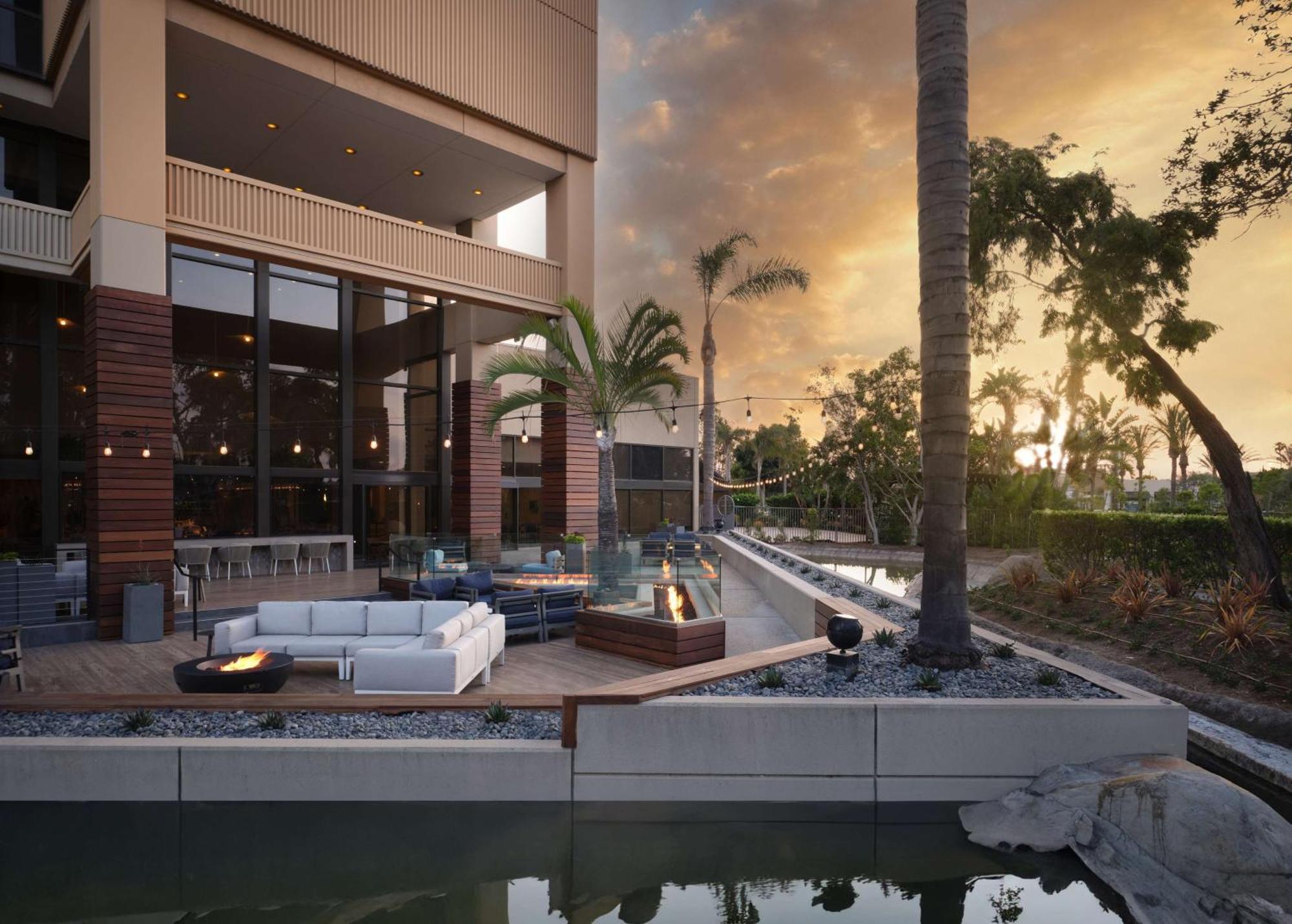 Hotel Fera Anaheim, A Doubletree By Hilton Orange Esterno foto