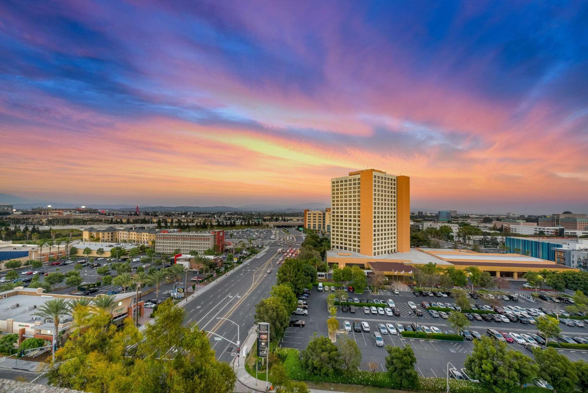 Hotel Fera Anaheim, A Doubletree By Hilton Orange Esterno foto